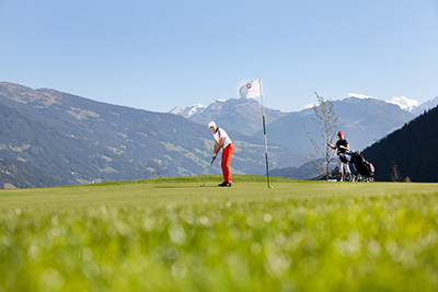 Haus aussen 1 Golfspiel
