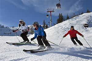 Skifahren auf der Piste